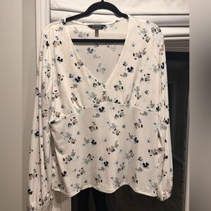 Banana Republic Cream Floral V-Neck Blouse